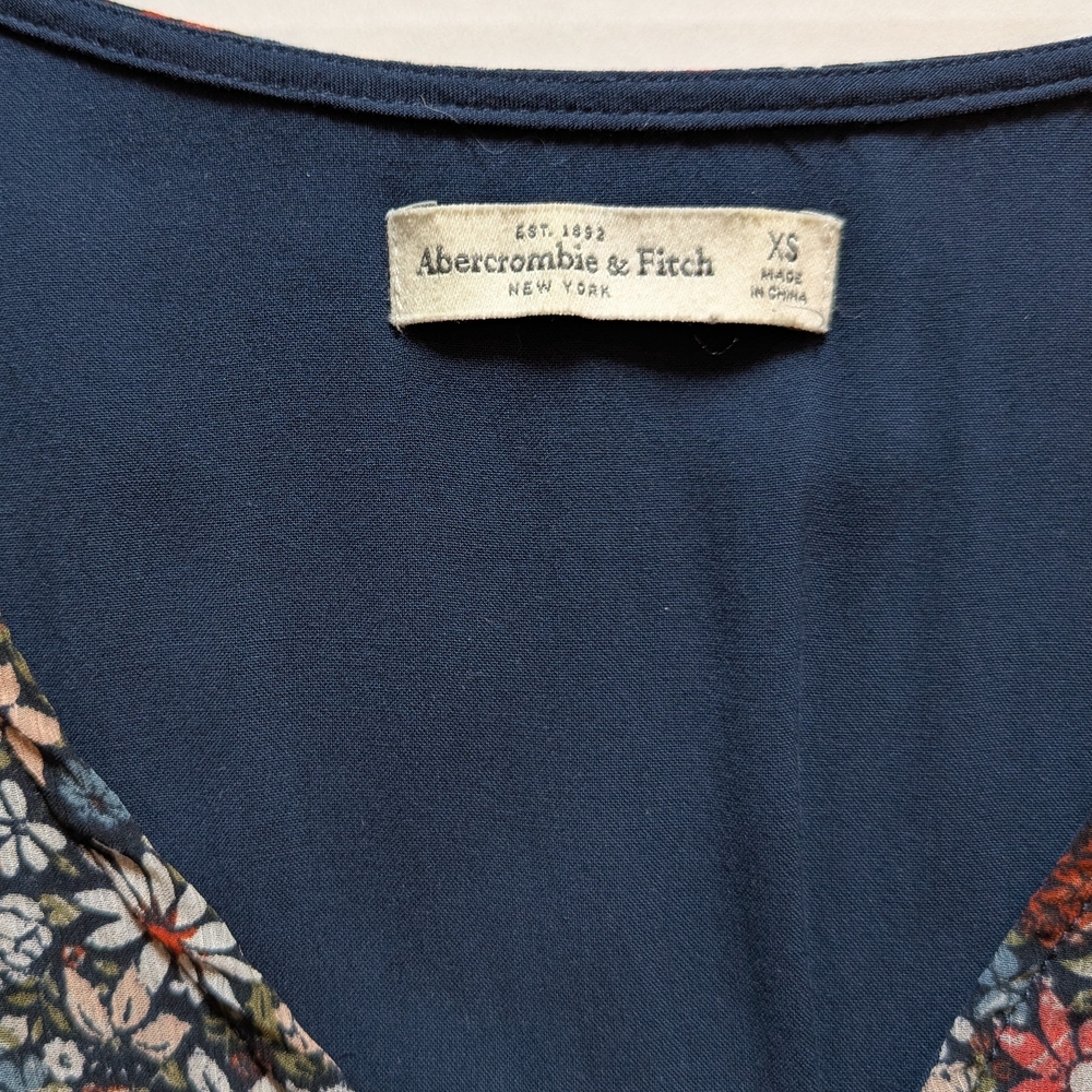 Abercrombie & Fitch Navy Floral  Elastic Waist V-Neck Dress XS - Picture 5 of 9